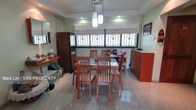 Blk 327 Jurong East Street 31 (Jurong East), HDB Executive #204267361
